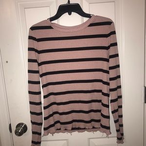 Forever 21+ Us 2x long sleeve.